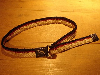 手編みのベルト