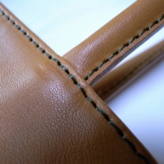 カーキステッチ