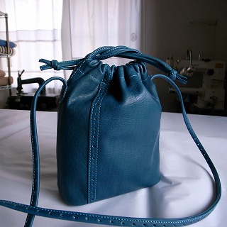巾着ポシェット青