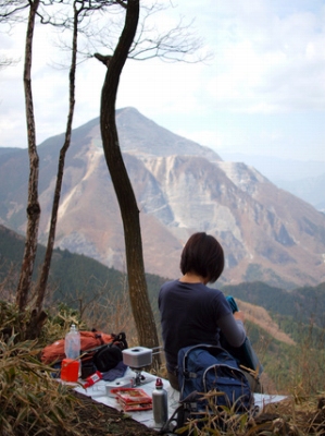 雄岳から見た武甲山